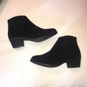 BRAND NEW Women’s Black Ankle Boots